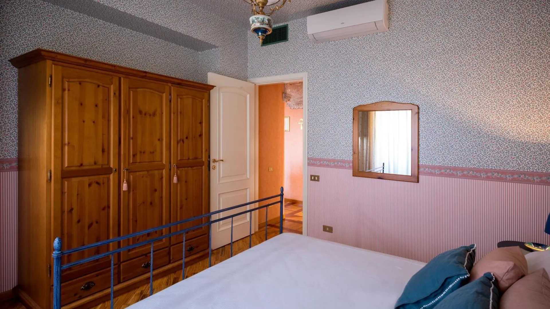 タオルミーナCasa Santinaアパートメント タオルミーナ